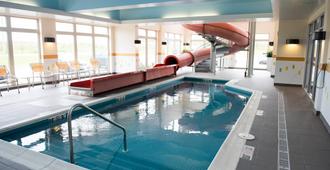 Fairfield Inn and Suites by Marriott Moncton - Moncton - Piscina