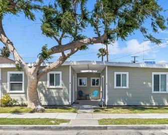 Astonishing Harbor 1b1b Themed House - Long Beach - Building