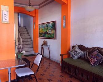 Maribago Seaview Pension and Spa - Lapu-Lapu City - Living room