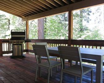 Inside Yosemite National Park! No separate park reservation required! - Yosemite West - Patio