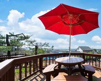 Taean Petit Maison Pension - Taean - Balcón