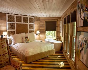 Comfortably Chic Loft-Style, Pet Friendly, Mentone's Favorite Couple's Retreat - Mentone - Habitación