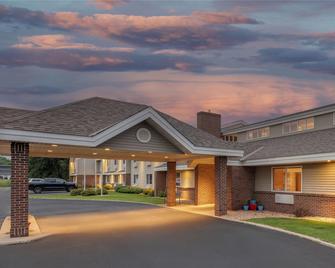 SureStay Plus by Best Western Litchfield - Litchfield - Building