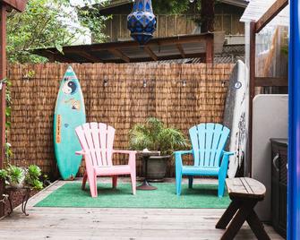 Savasena Surfer's Retreat - Santa Cruz - Patio