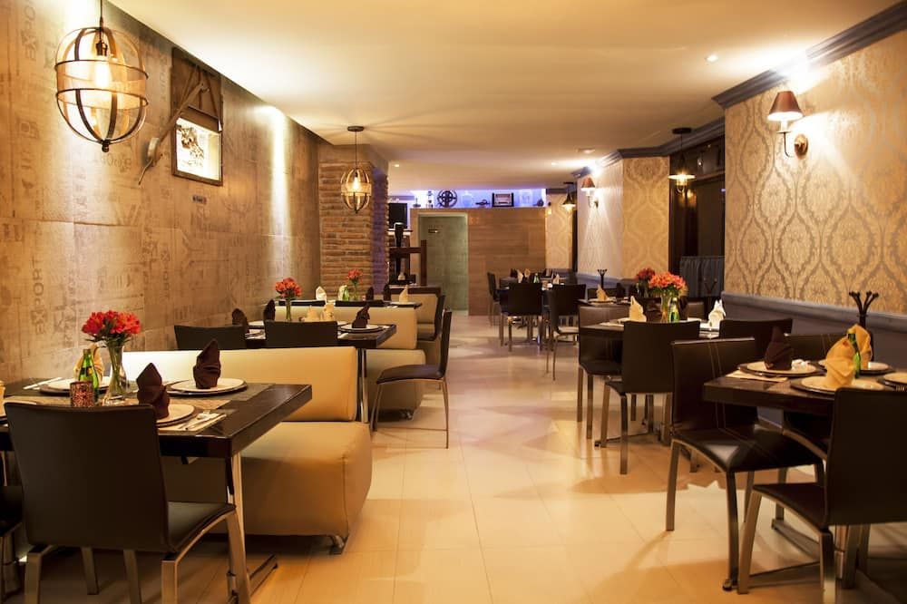 Plaza Gallery Hotel Boutique - סן קריסטובל דה לס קאסאס - מסעדה