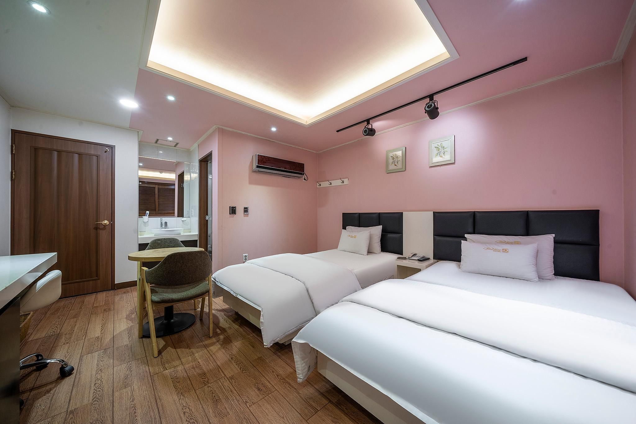 جيونغجو بلو مور