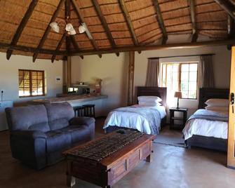 African Flair Country Lodge - Piet Retief - Bedroom