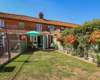 Cameron's Cottage - Swaffham - Building
