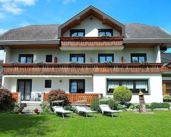 Familienzimmer, Dusche, Wc, Balkon - Pension Tulpe - Unterburg am Klopeiner See - Building