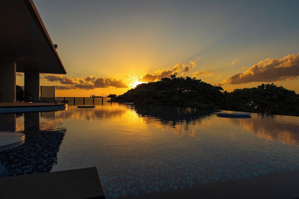 Glamday Style Hotel & Resort Okinawa Yomitan - Yomitan - Pool