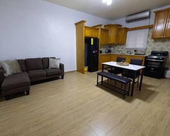 Chic 1-bedroom apartment in brilliant Philipsburg with AC, WiFi - Philipsburg
