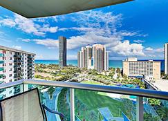 High-Rise Oceanview Condo w/ Pool, Tennis & Gym: Walk to Beach, Dining, Shops - North Miami Beach - Ban công