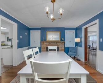 Cornerstone Cottage - Terre Haute - Dining room