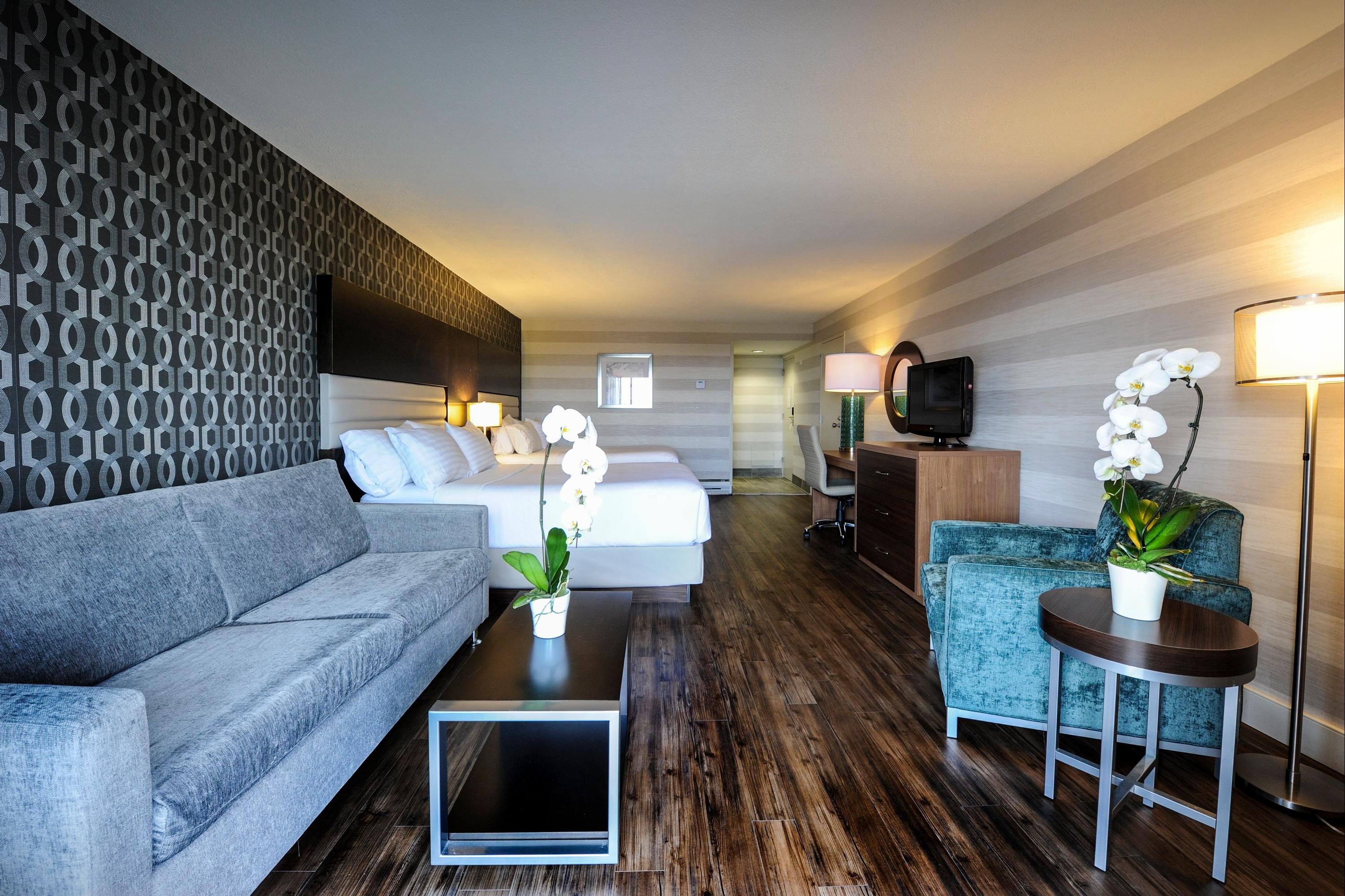 Kitchen view of Holiday Inn Niagara Falls - By The Falls