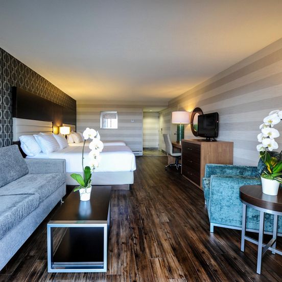 Kitchen view of Holiday Inn Niagara Falls - By The Falls