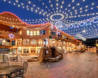 New Luxury Loft 308 I Huge Hot Tub I Great Views I Best Price I Free Adventures Daily - Winter Park - Budova