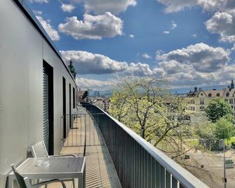 Skyline Exclusive Penthouse Apartments - Basel - Balkon