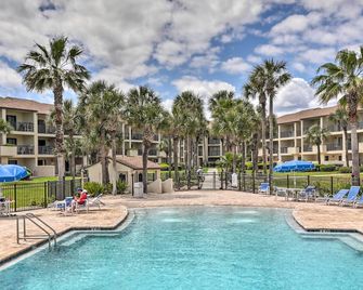 Beachside St Augustine Resort Condo, 6 Mi to Dtwn! - Saint Augustine Beach