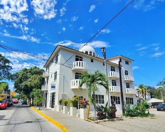 Spovana Hotel Huatulco - La Crucecita - Building