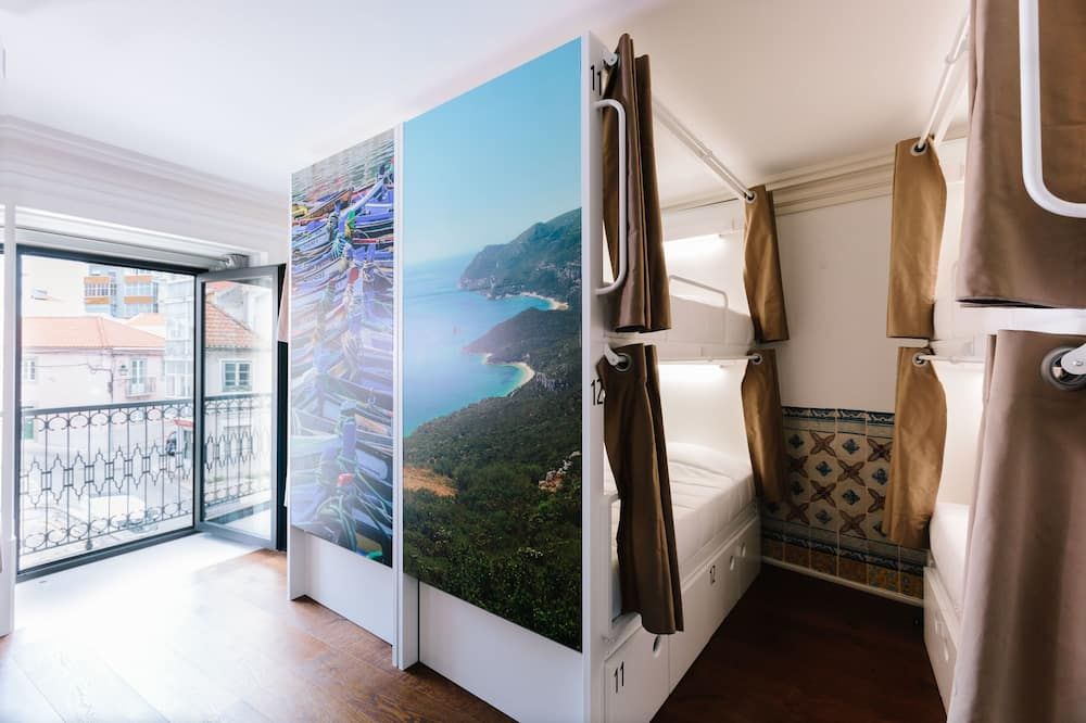 Lisbon South Hostel - אלמאדה