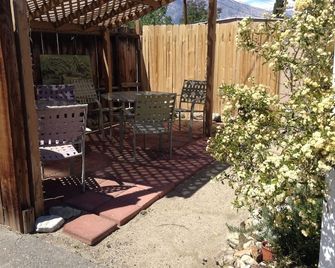 Independence Courthouse Motel - Independence - Veranda
