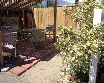 Independence Courthouse Motel - Independence - Veranda