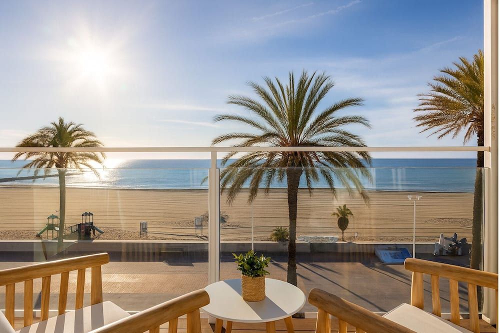 ميراكي بيتش هوتل - للبالغين فقط