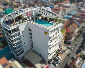 Sun & Moon, Urban Hotel - Phnom Penh - Building