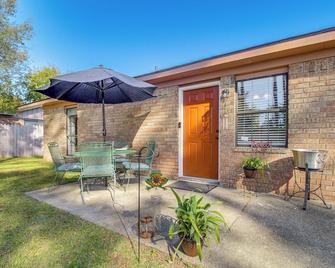Patio for Al Fresco Dining Home in Hinesville! - Hinesville - Patio
