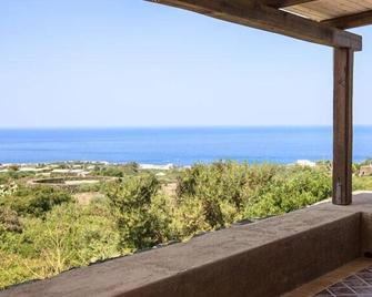 Dammusi Al-Qubba Wellness & Resort - Pantelleria - Balcony