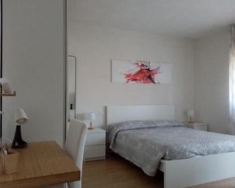 Garden Holiday House - Carunchio - Bedroom