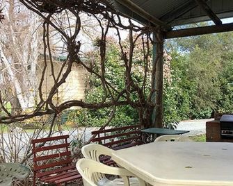 Camelia Cottage - Tumut River - Tumut - Патіо