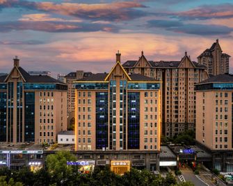 Starway Hotel Xuchang Municipal Government Pangdonglai Angel City - Xuchang - Edificio