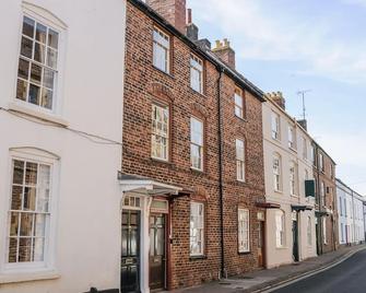 7 Glendower Street - Monmouth - Building