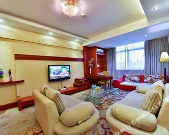 Good Chance Hotel - Xishuangbanna - Living room