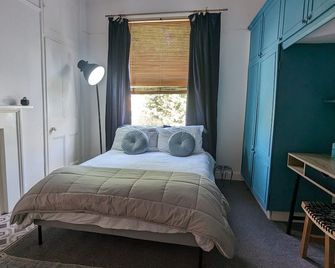 Spacious home, by Headingley Stadium, LGI, Leeds Arena, and the University of Leeds - Headingley - Bedroom