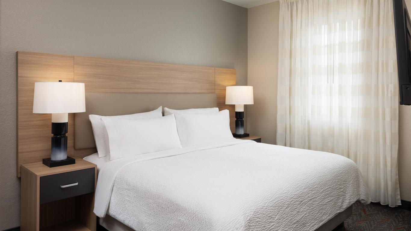 Candlewood Suites Miami Lakes By IHG
