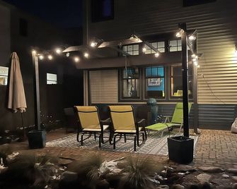 Charming Downtown Birmingham 5 Bedroom Home - Birmingham - Patio