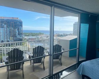 The Jetsons Sunset Penthouse - Iconic Birds Nest - Urban Retreat Honolulu - Honolulu - Parveke