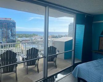 The Jetsons Sunset Penthouse - Iconic Birds Nest - Urban Retreat Honolulu - 檀香山 - 陽台