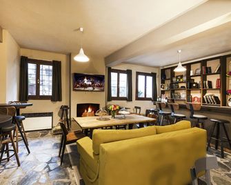 Spa Guest House by White Hills in the Heart of Arachova - Αράχωβα