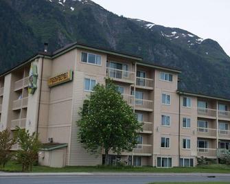 Ramada by Wyndham Juneau - Juneau - Rakennus
