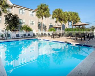 Residence Inn by Marriott Fort Myers - פורט מאיירס - בריכה