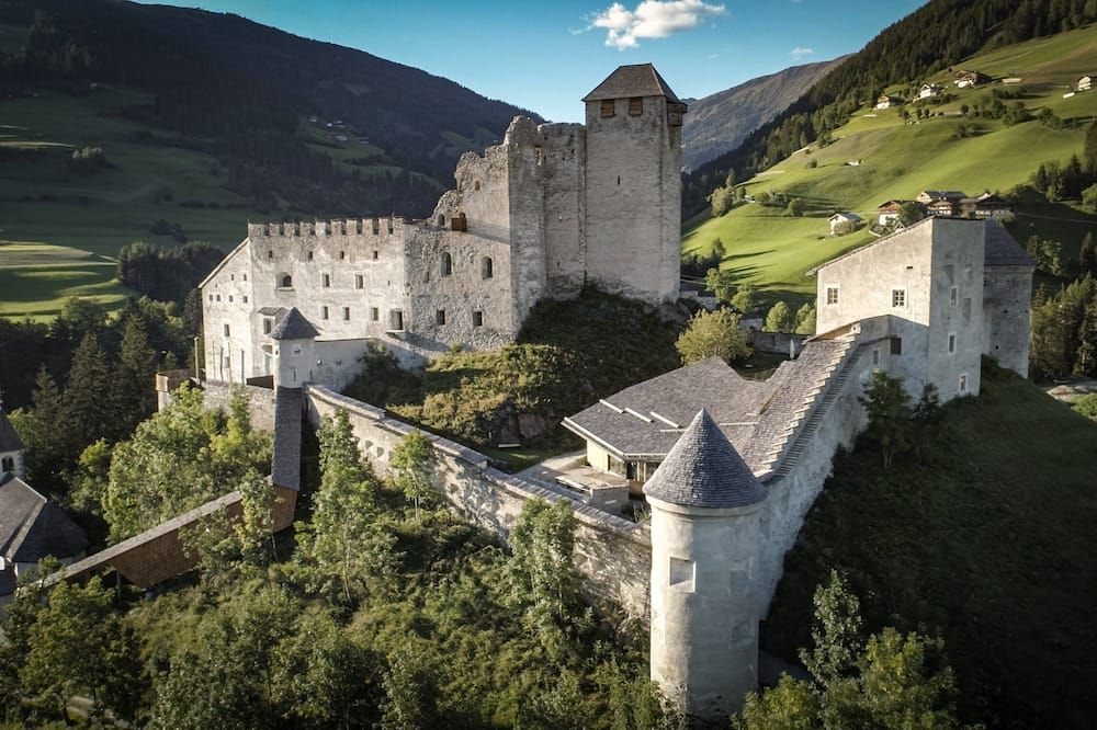 Hotel Strasserwirt Ansitz zu Tirol - Strassen