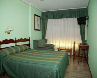 Hotel Dolusa - Viveiro - Bedroom