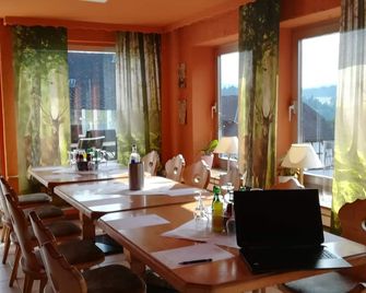 Hotel Restaurant Lindenhof - Bad Laasphe - Ресторан