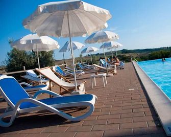 Tenuta La Lupa Country Hotel - Santa Luce - Pool