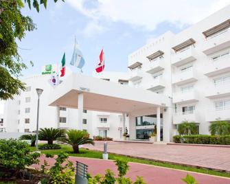 Ocean View Cancun Arenas - Cancún - Building