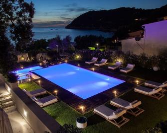 Baia Bianca Suites - Portoferraio - Piscina