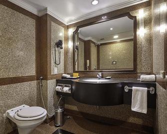 The Everest Hotel Kathmandu - Katmandu - Bad